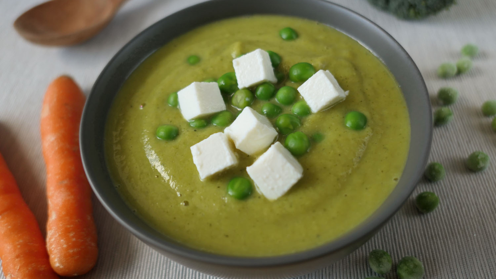 zupa-krem-z-brokula-i-groszku-z-feta-1